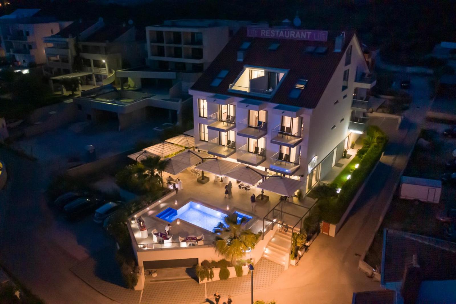 Life Hotel