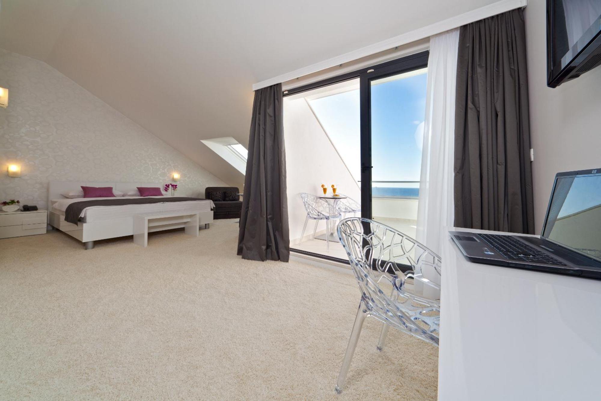 Life 4* Rogoznica (Sibenik-Knin)
